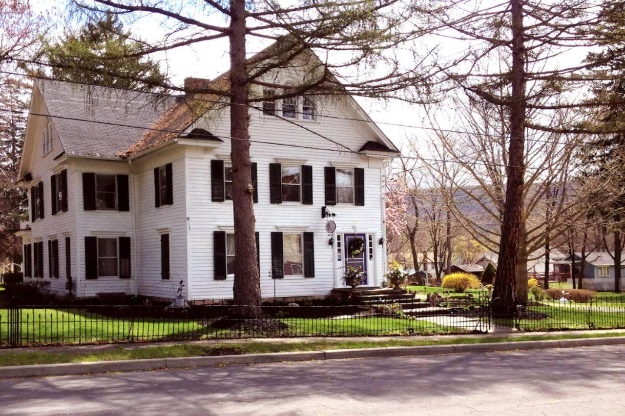 18 Vine Inn & Carriage House Hammondsport Exterior photo